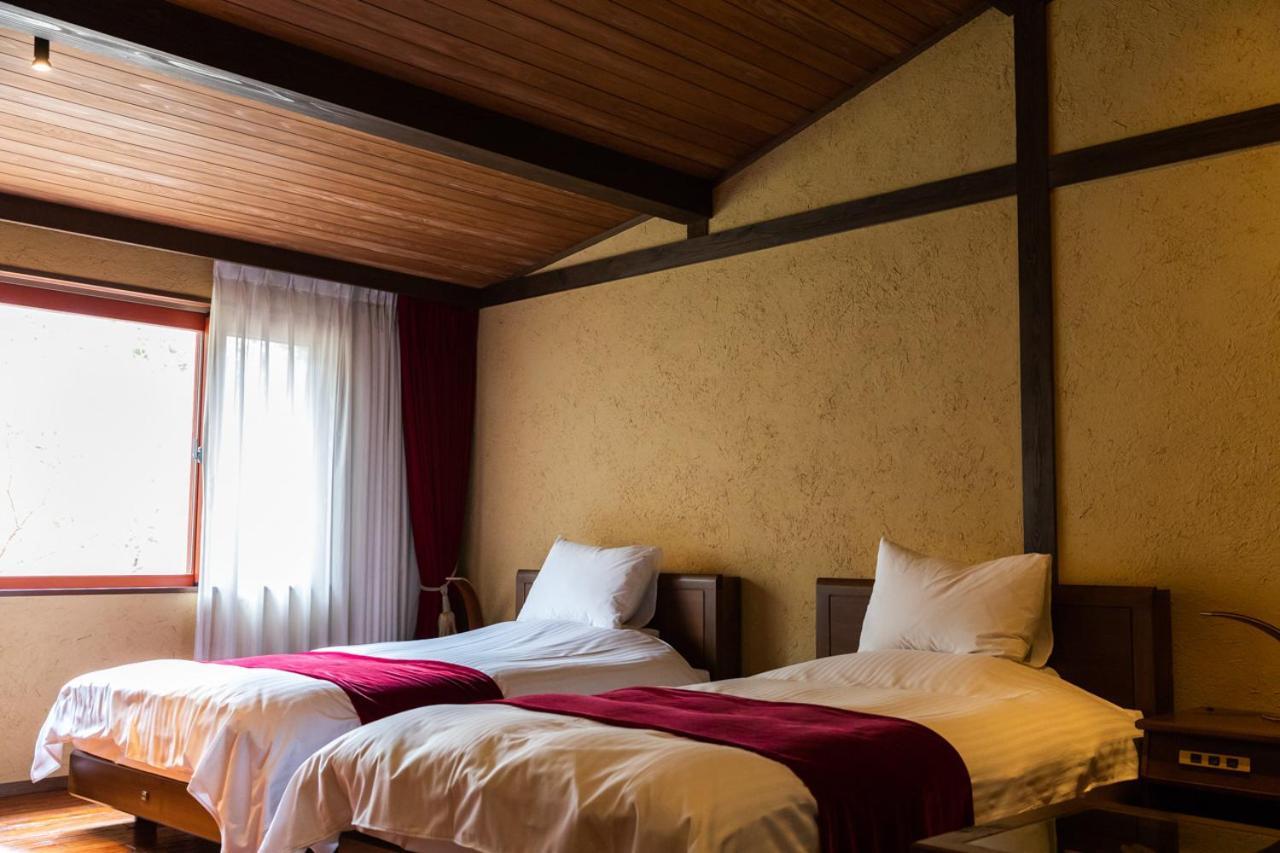 Ancient Hotel Asama Каруидзава Экстерьер фото