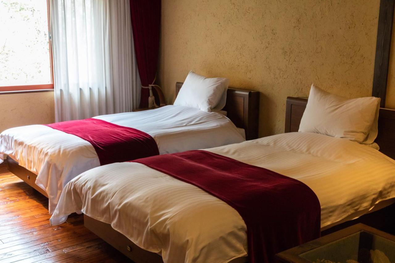 Ancient Hotel Asama Каруидзава Экстерьер фото